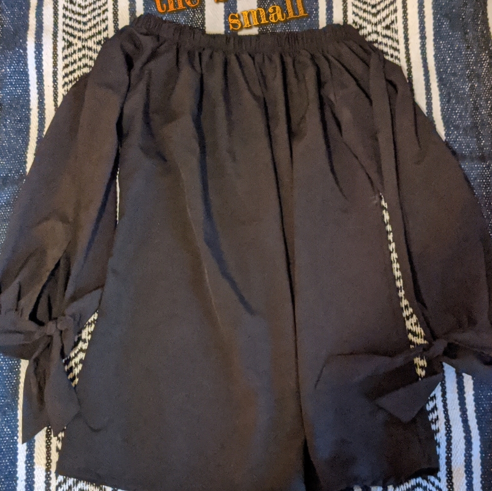 Tops - Picture 10 of 14